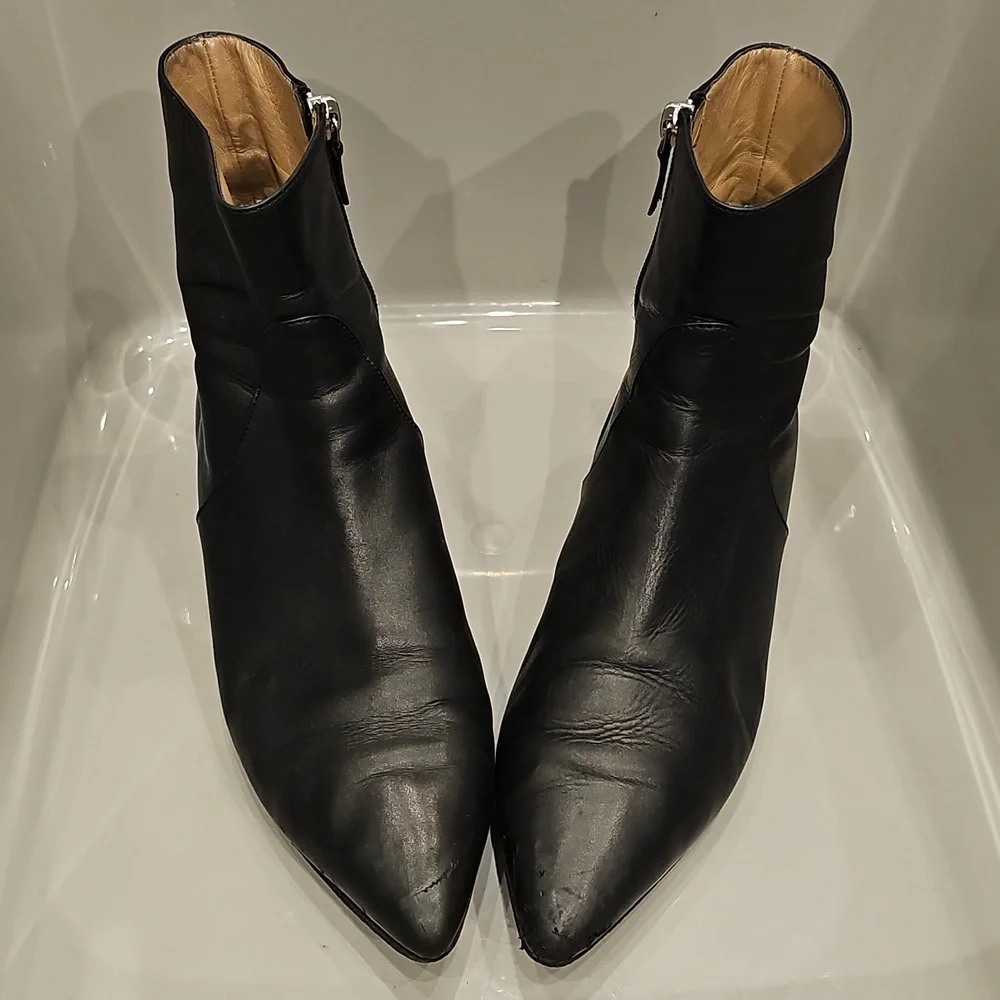 ALUMNAE Elegant Black Leather Booties